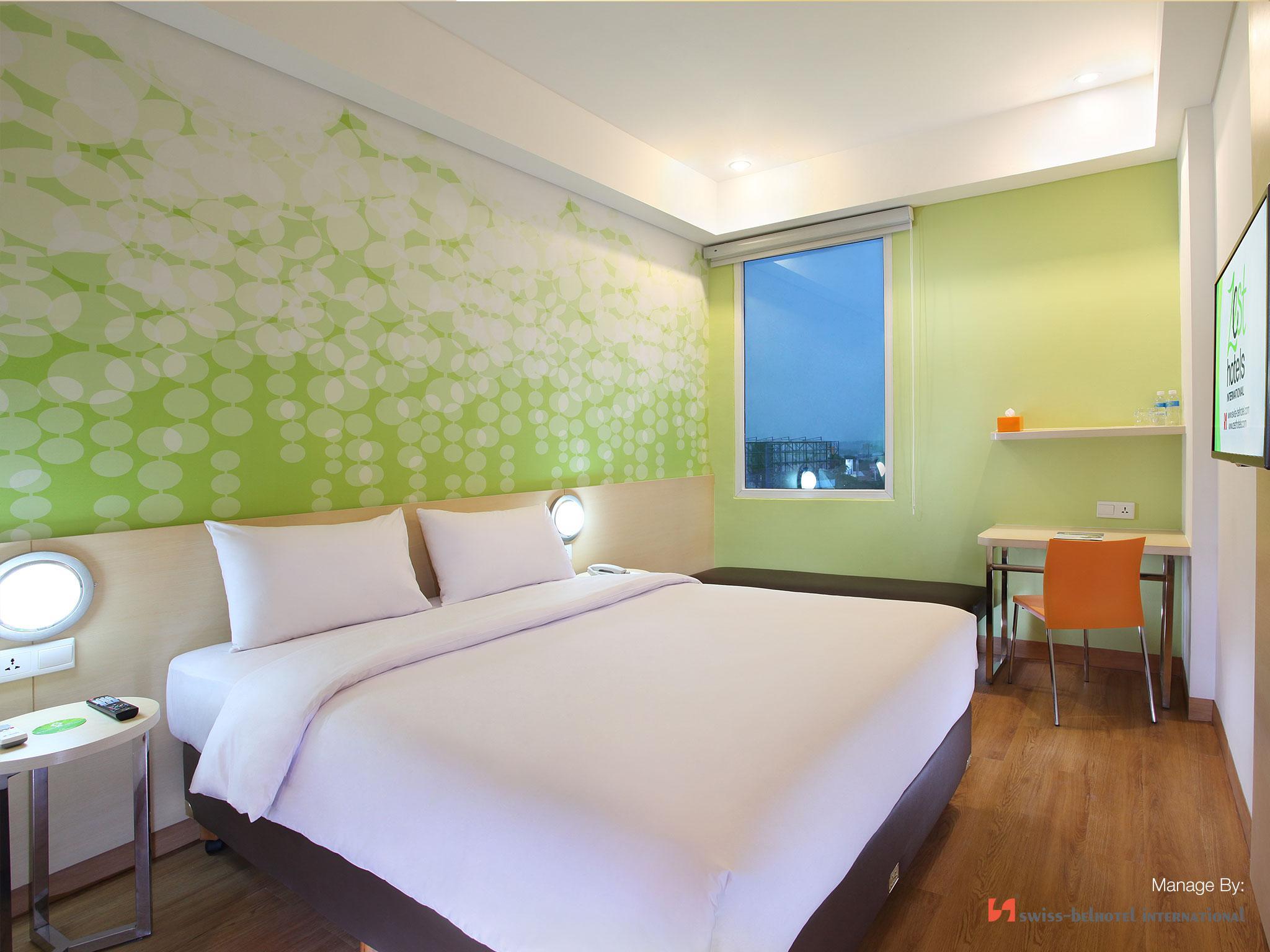 Zest Airport Jakarta By Swiss-Belhotel International Tangerang Exteriör bild