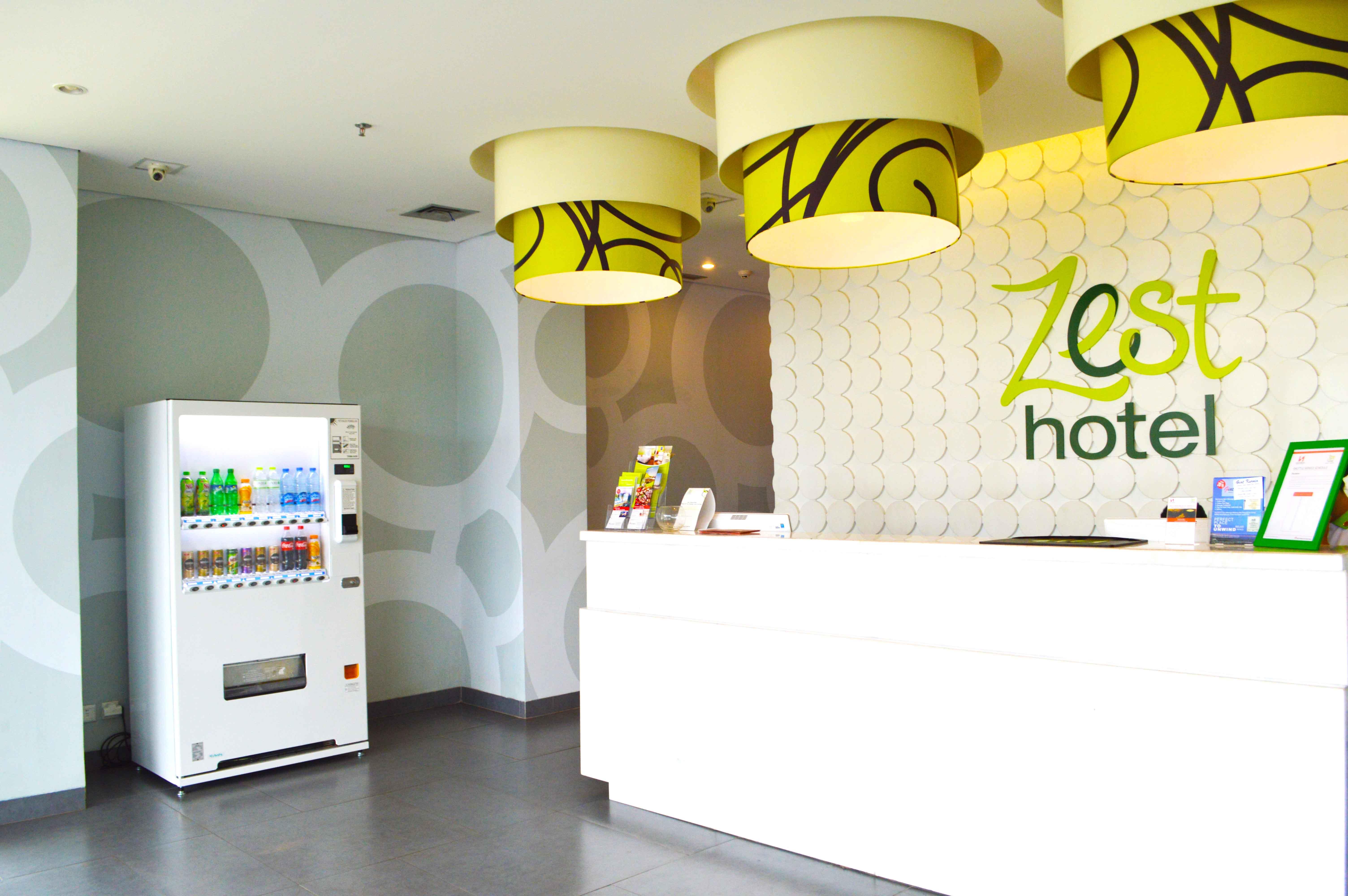 Zest Airport Jakarta By Swiss-Belhotel International Tangerang Exteriör bild