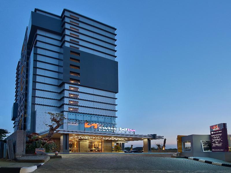 Zest Airport Jakarta By Swiss-Belhotel International Tangerang Exteriör bild