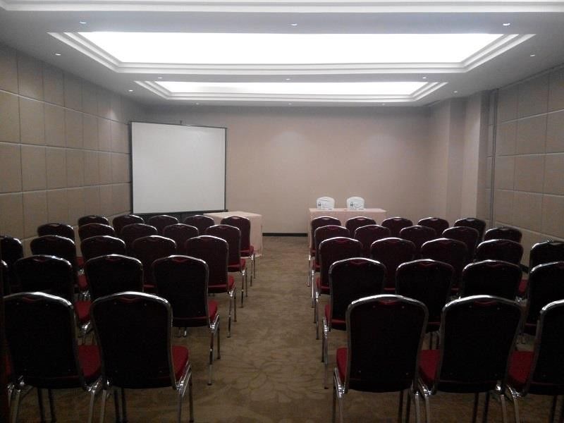 Zest Airport Jakarta By Swiss-Belhotel International Tangerang Exteriör bild