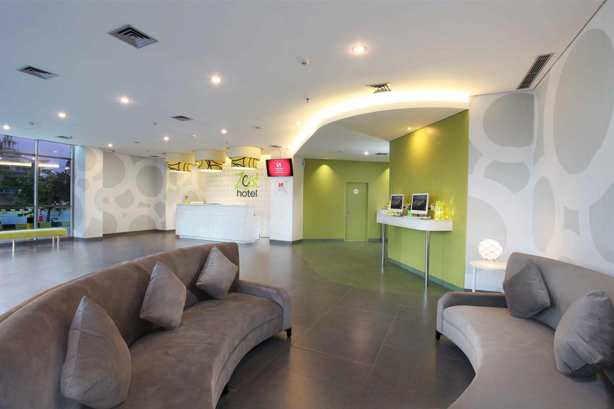 Zest Airport Jakarta By Swiss-Belhotel International Tangerang Exteriör bild